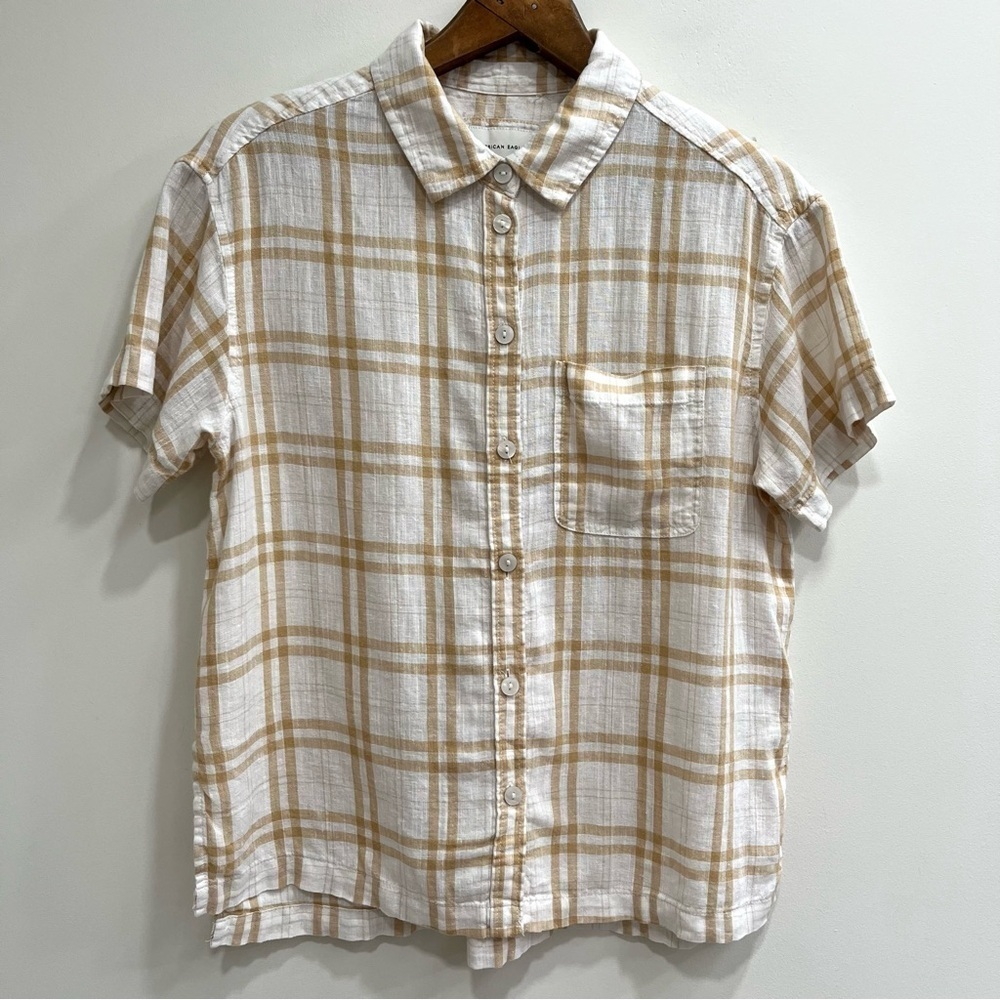 AE oversized boyfriend resort shirt in tan button front size small